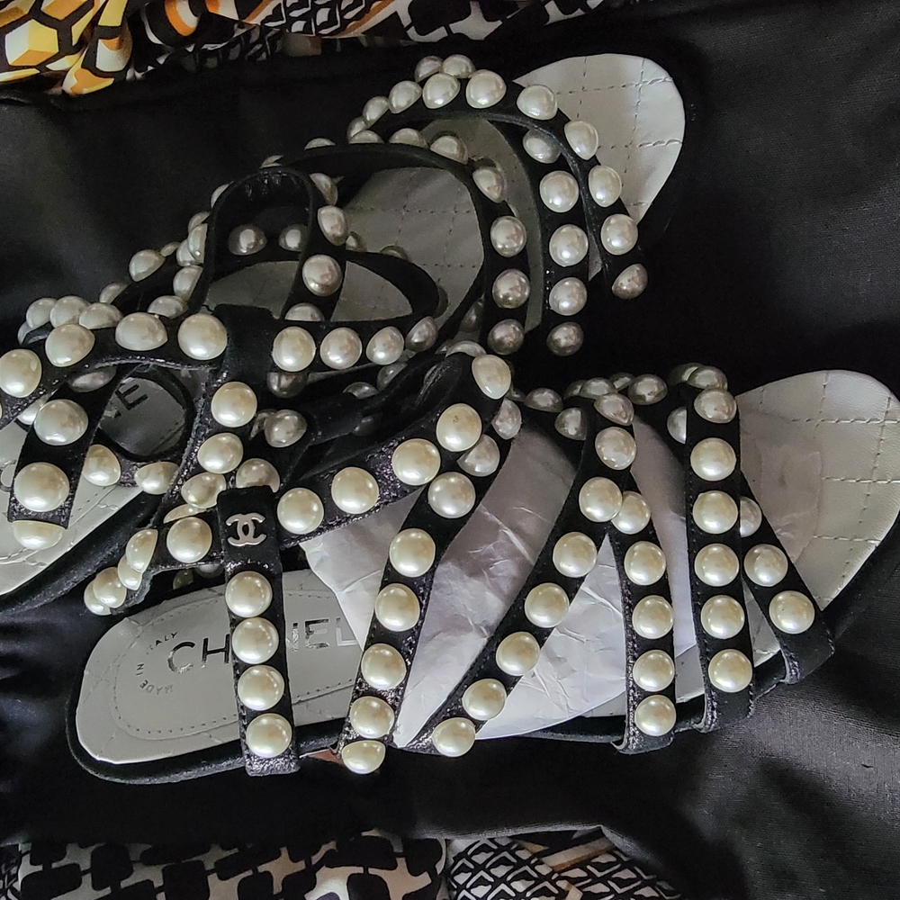 C Black and White Sandals with Pearl Accents